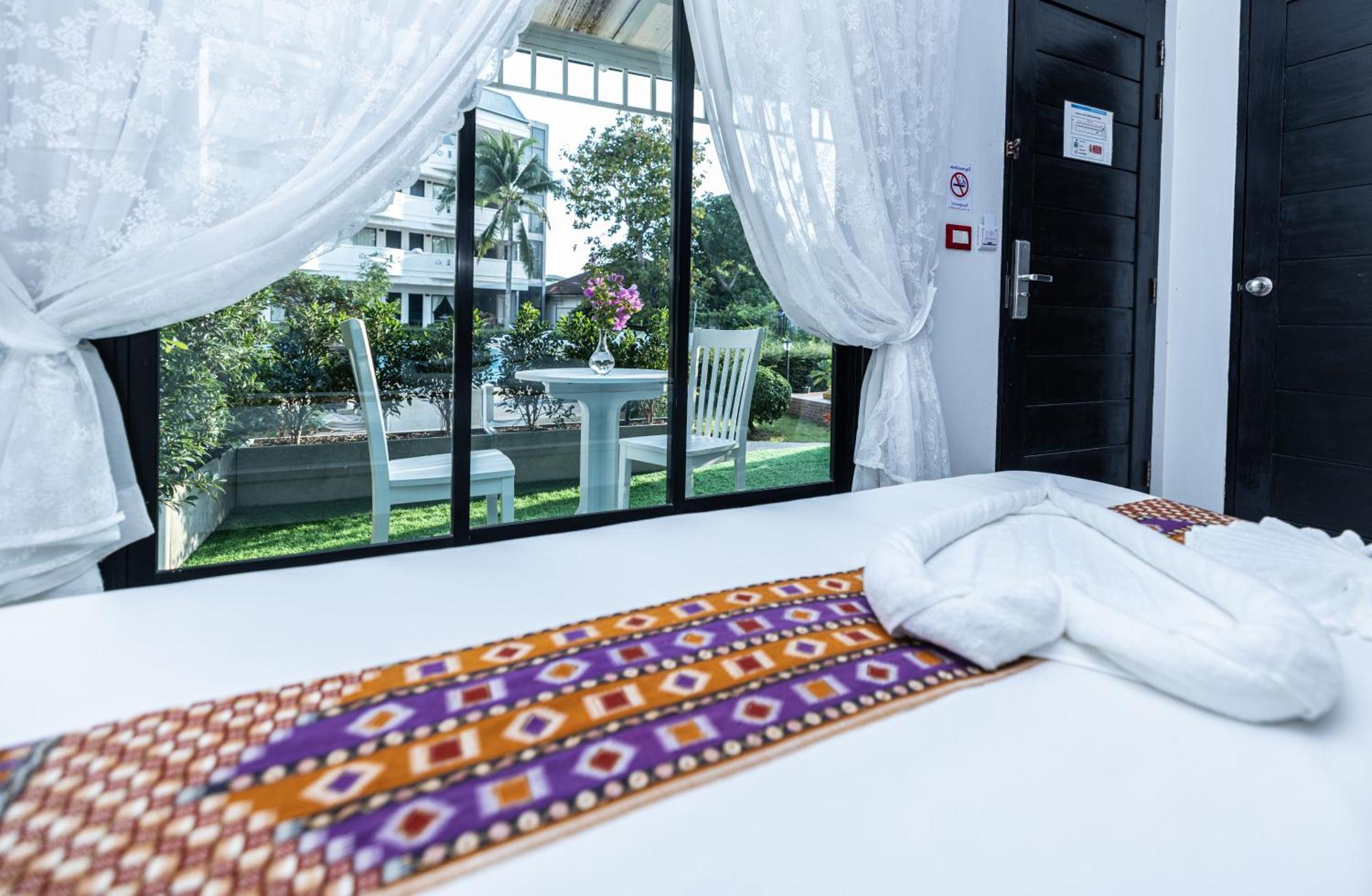 Blue Carina Hotel Phuket Exterior photo