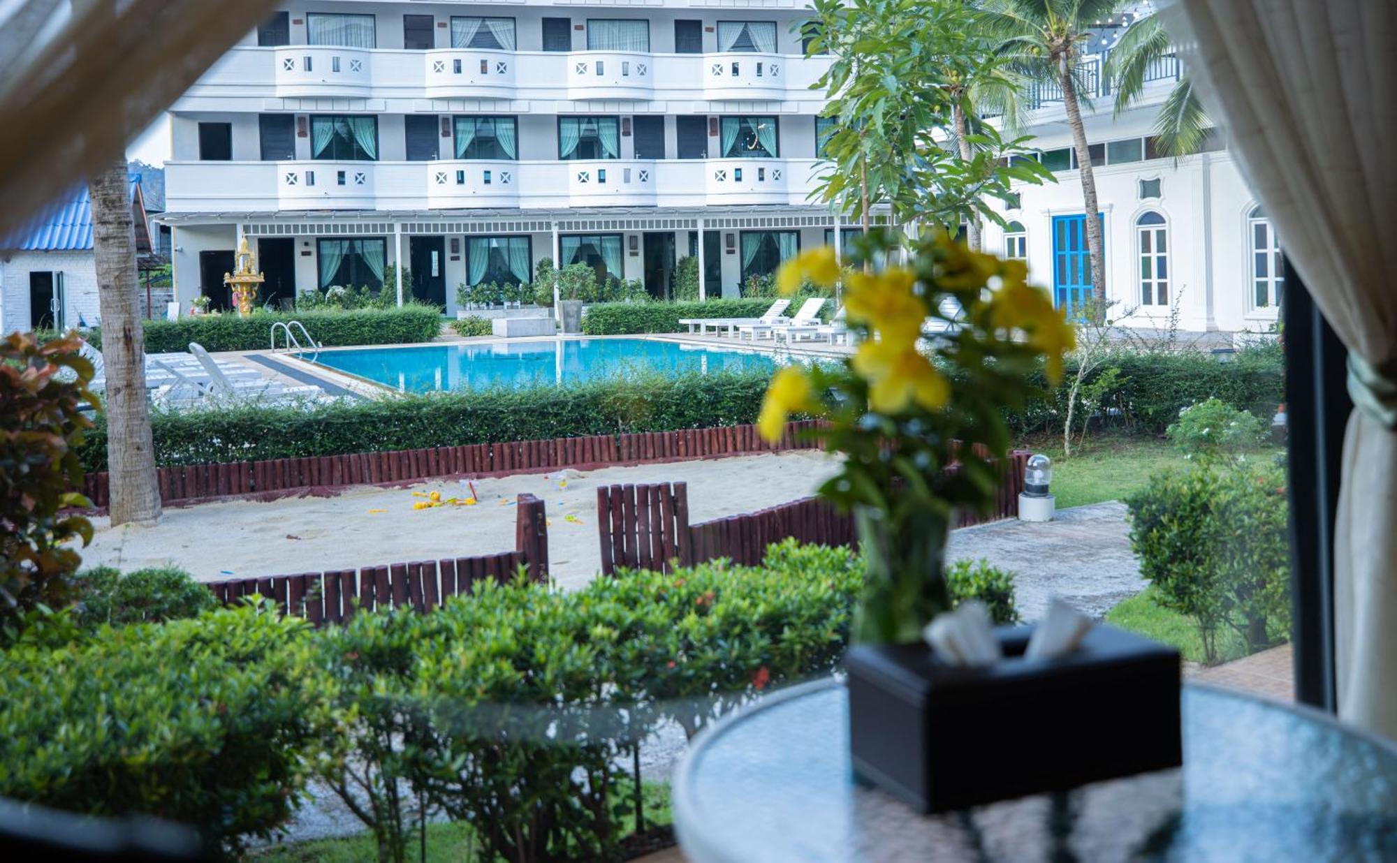 Blue Carina Hotel Phuket Exterior photo